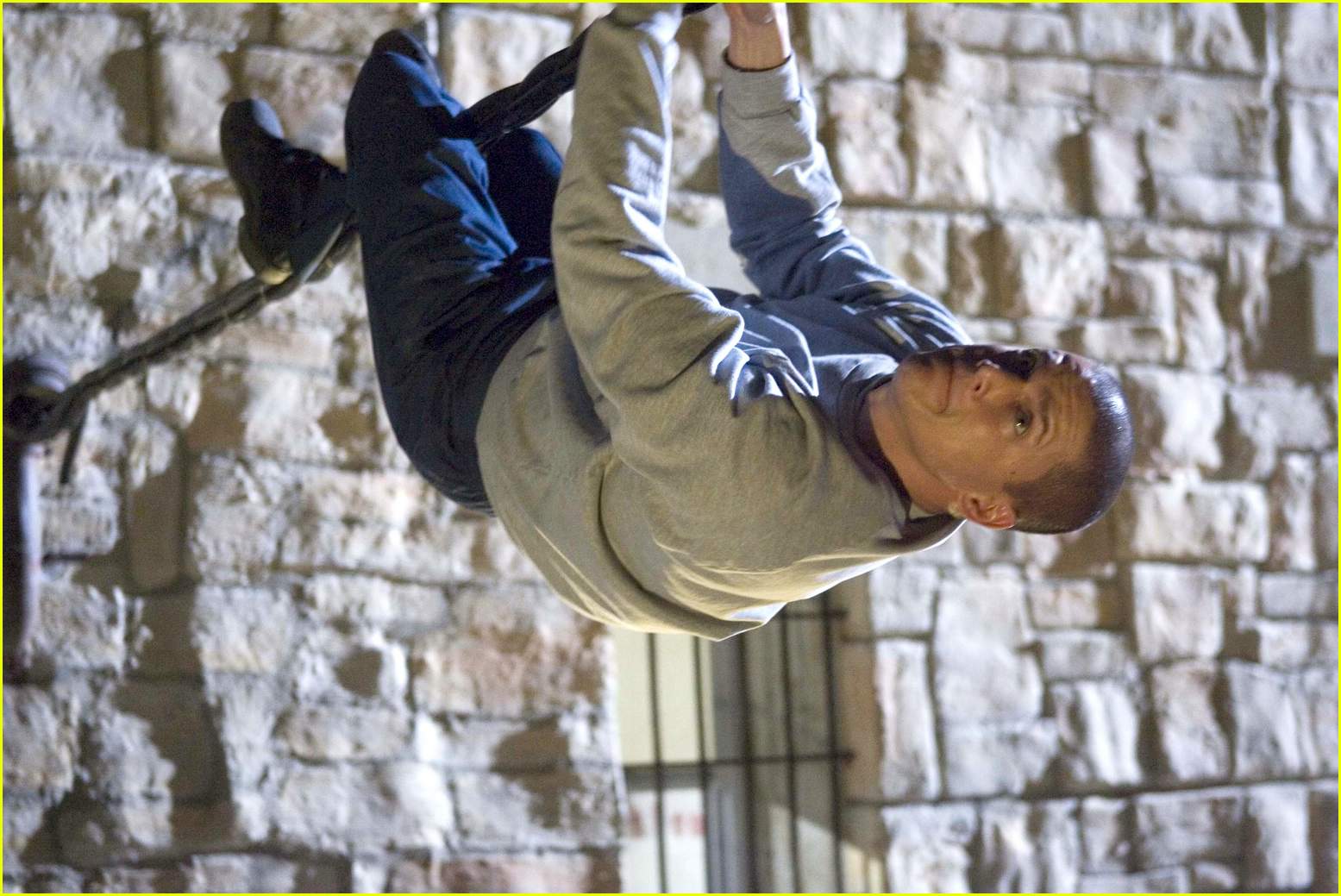 Full Sized Photo of prison break go04 | Photo 215421 | Just Jared
