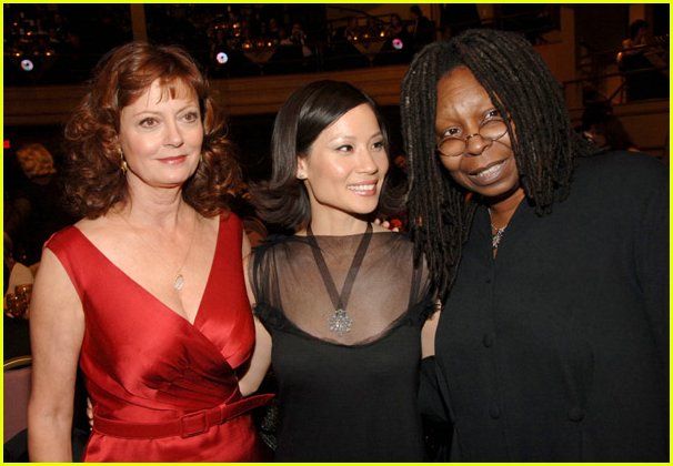 Lucy Liu @ Women's World Awards: Photo 31151 | Lucy Liu, Susan Sarandon