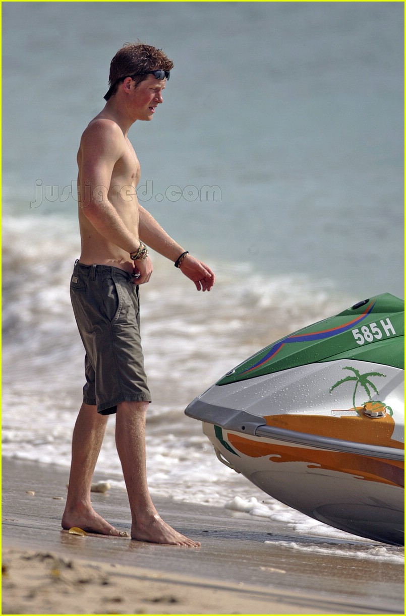 Prince Harry is a Royal Hottie: Photo 98011 | Prince Harry, Shirtless