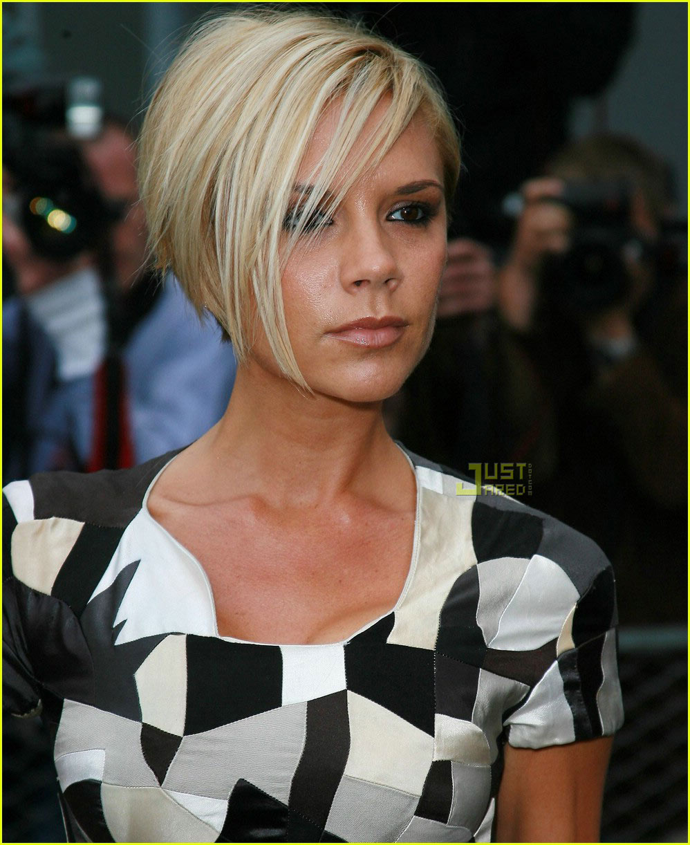 Victoria Beckham Graduate Gala Fashion Show Photo 423121