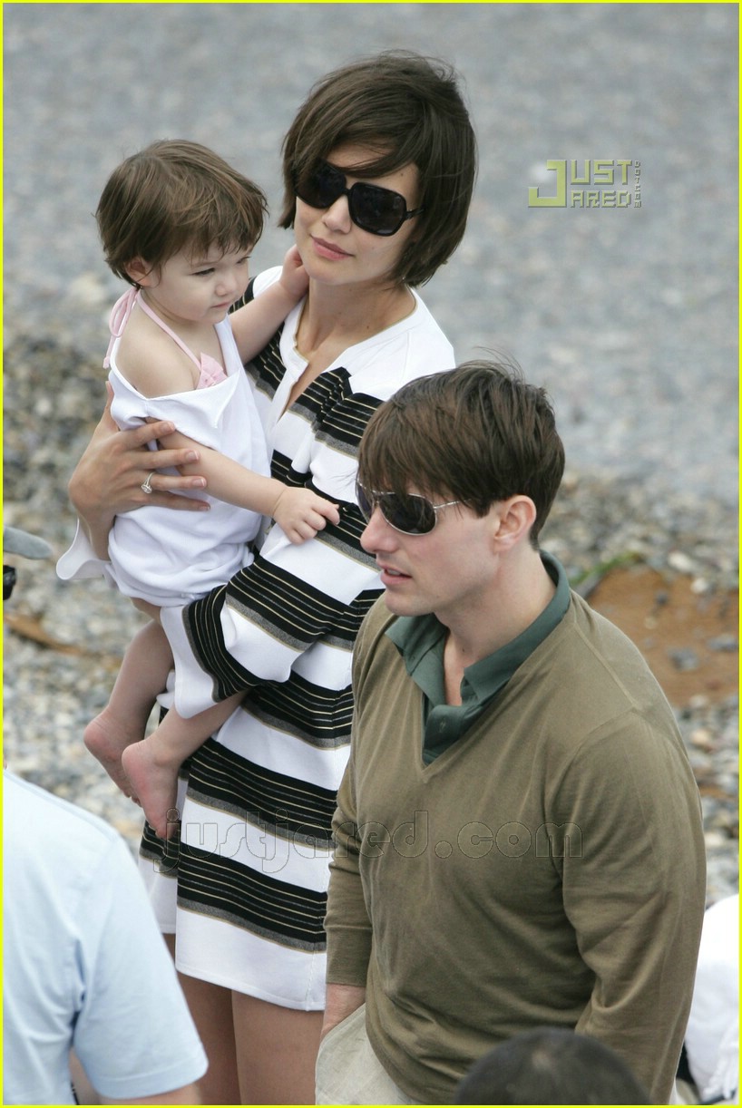 Tom Cruise Cradles Baby Suri Photo 448341 Celebrity Babies, Katie