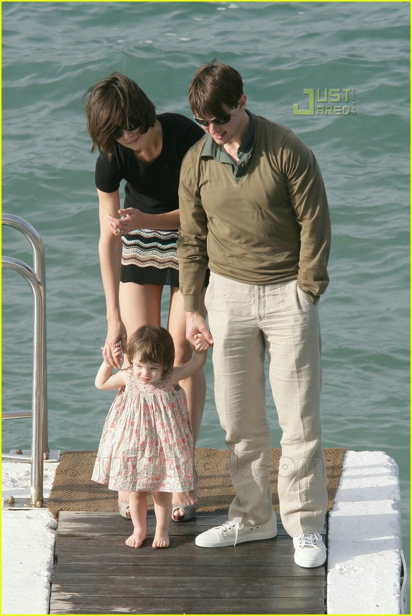 Tom Cruise Cradles Baby Suri Photo 448521 Celebrity Babies, Katie