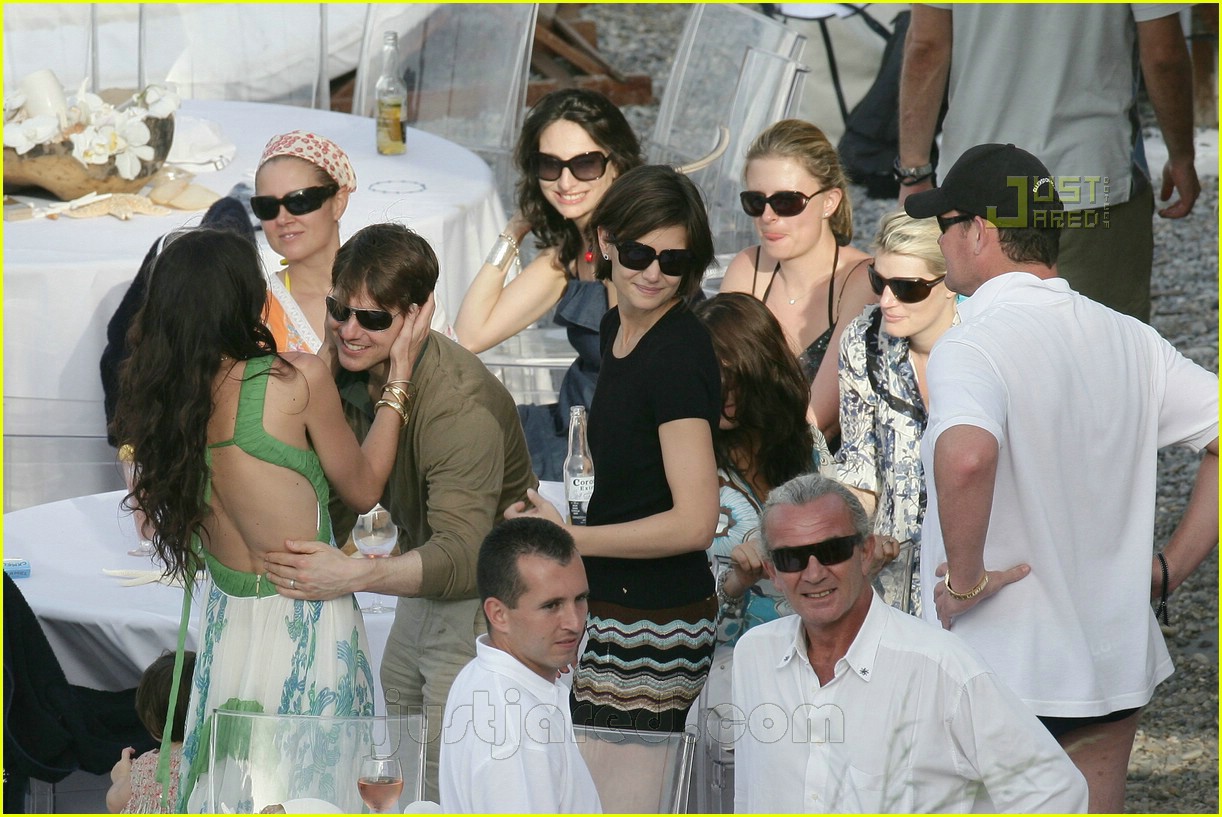 Tom Cruise Cradles Baby Suri Photo 448611 Celebrity Babies, Katie