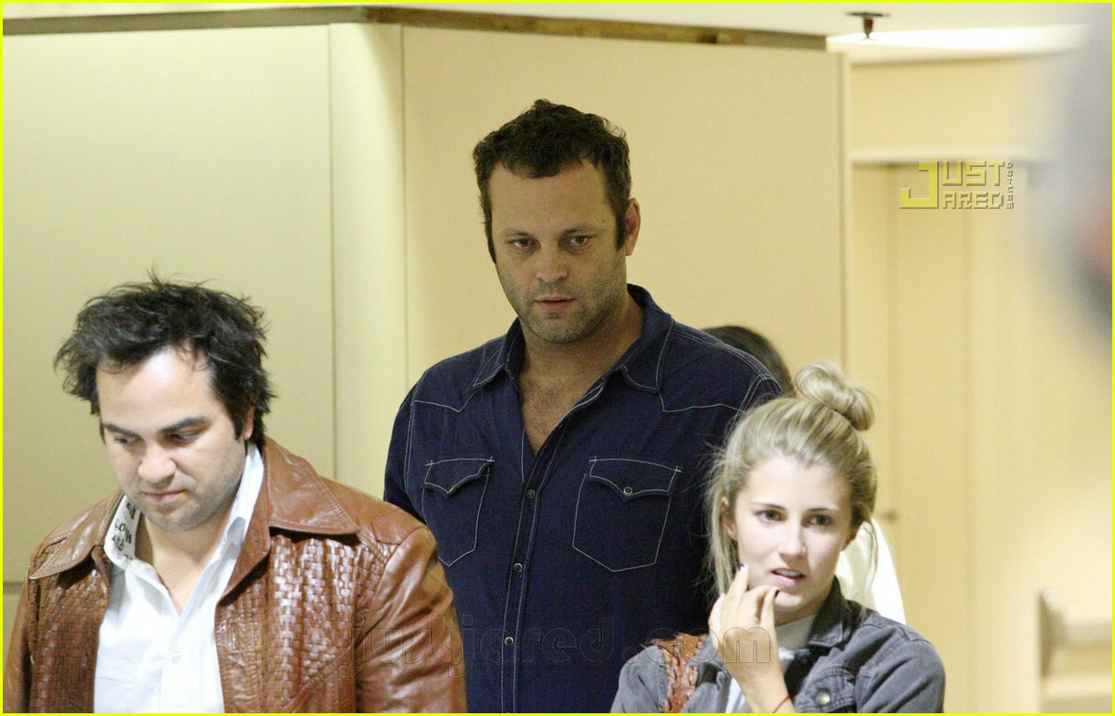 Vince Vaughn LAX Airport Photo 659441 Vince Vaughn Pictures Just
