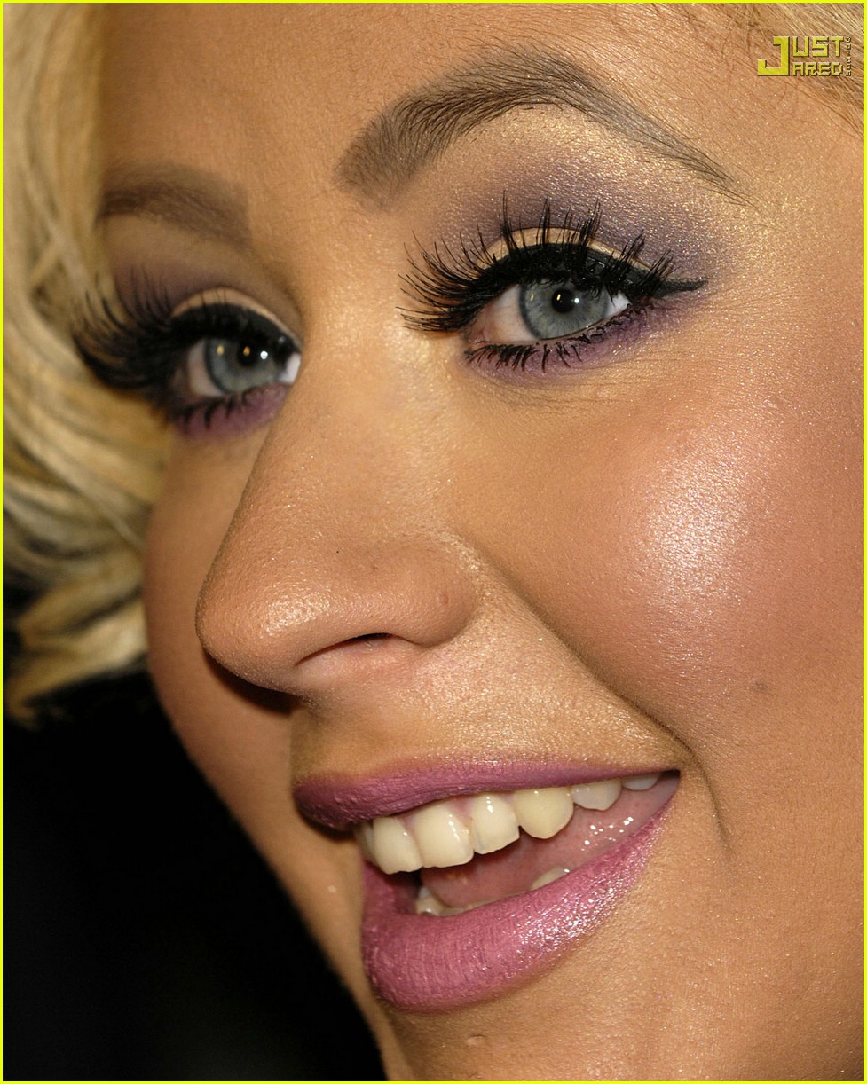 christina aguilera bump