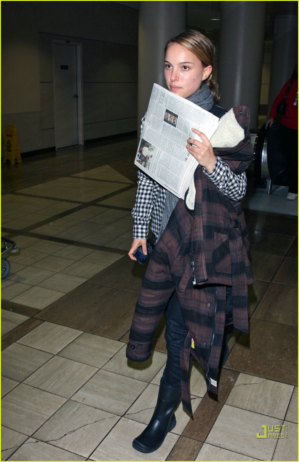 Natalie Portman Loves The New York Times: Photo 819941 | Natalie