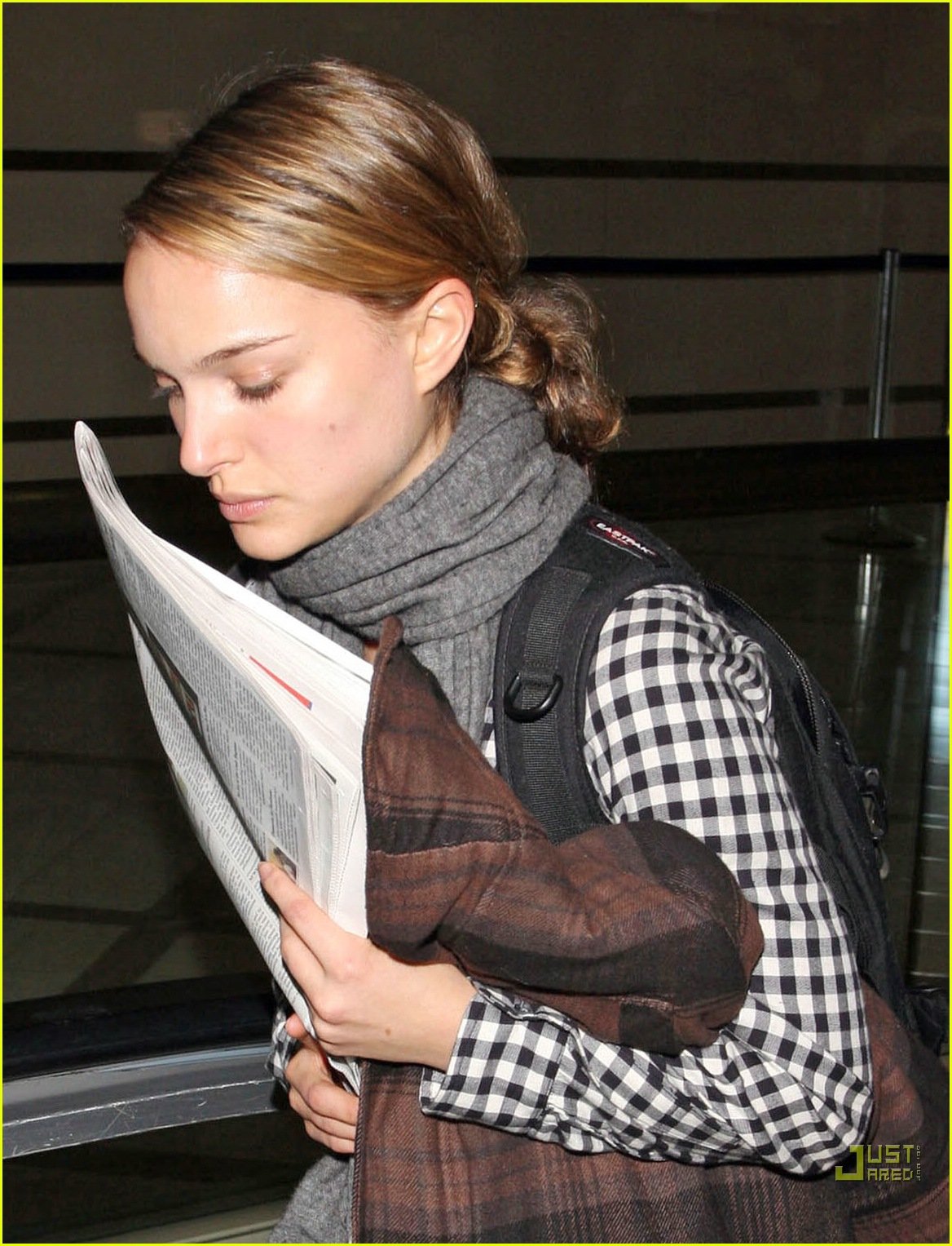 Natalie Portman Loves The New York Times: Photo 819961 | Natalie