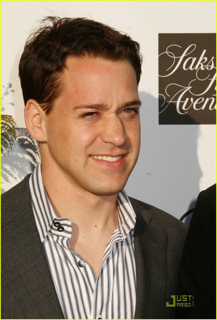T.R. Knight: No Wedding in the Works: Photo 1178401 | Mark Cornelsen