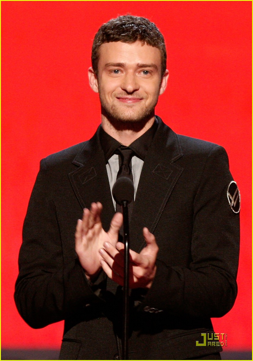 Justin Timberlake is a Laughing Looney Photo 1191901 Justin