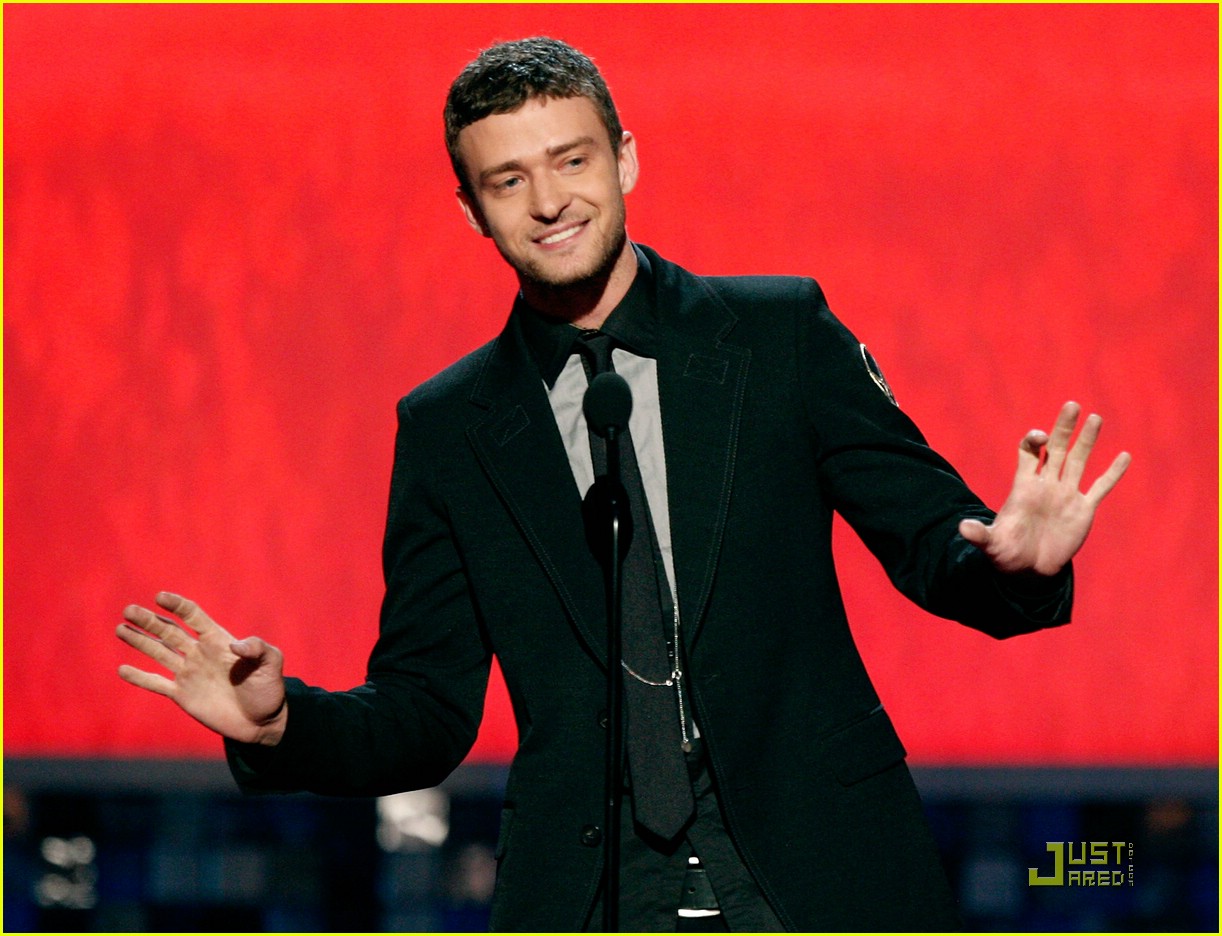 Justin Timberlake is a Laughing Looney Photo 1191911 Justin