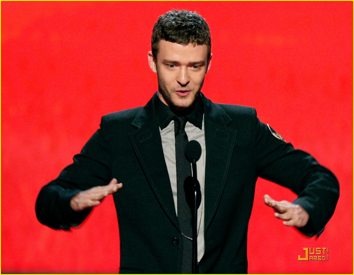 Justin Timberlake is a Laughing Looney Photo 1191991 Justin