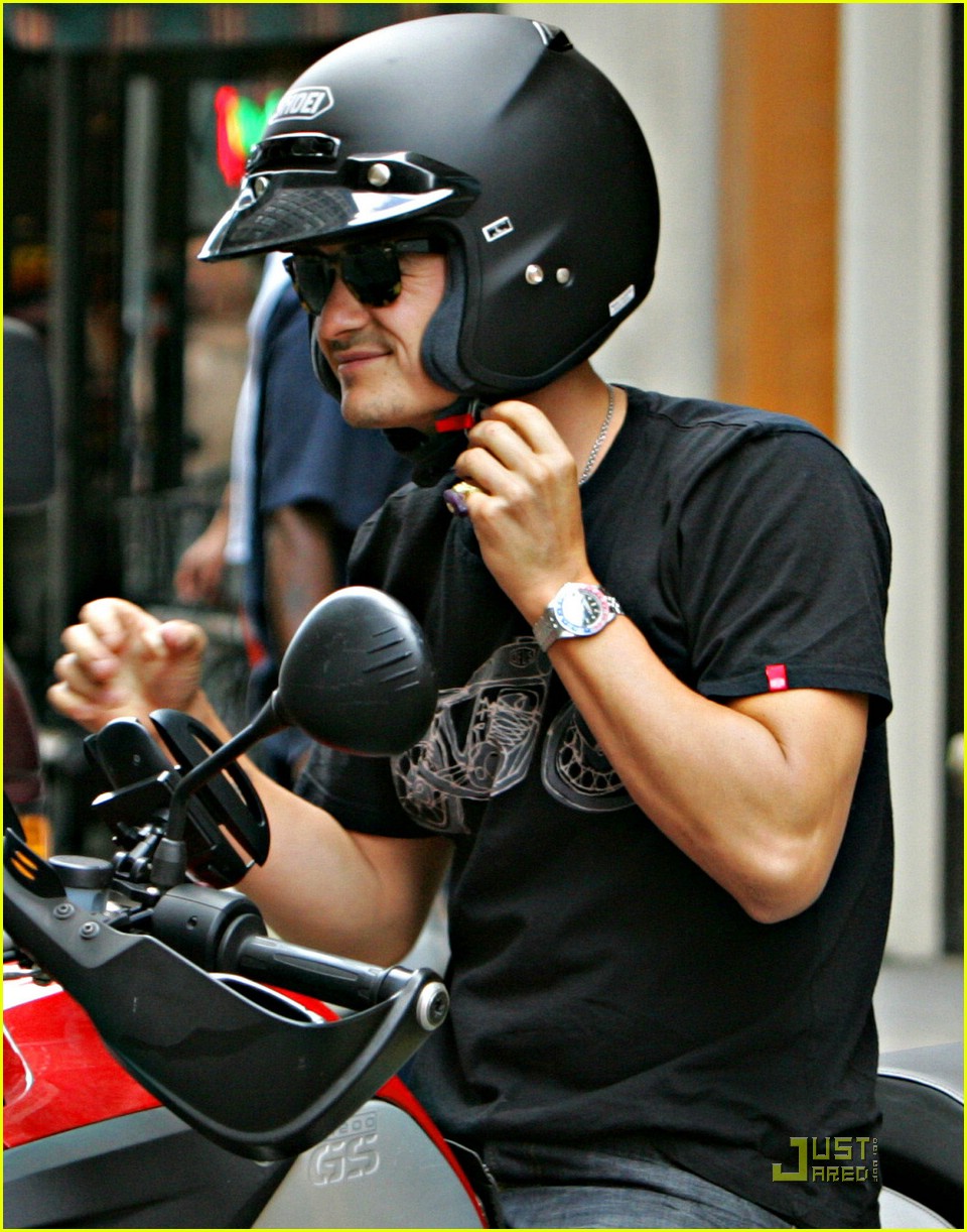 Miranda Kerr is One Lucky Duck: Photo 1354281 | Miranda Kerr, Orlando