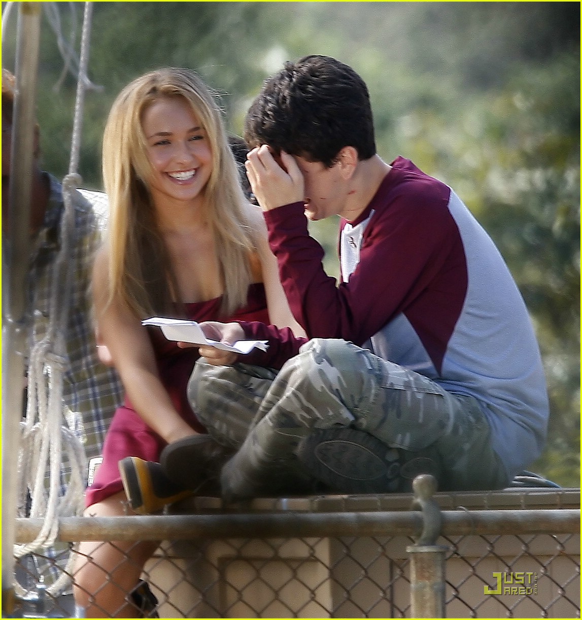 Hayden & Paul Rust Kissing Up! Photo 1421221 Hayden