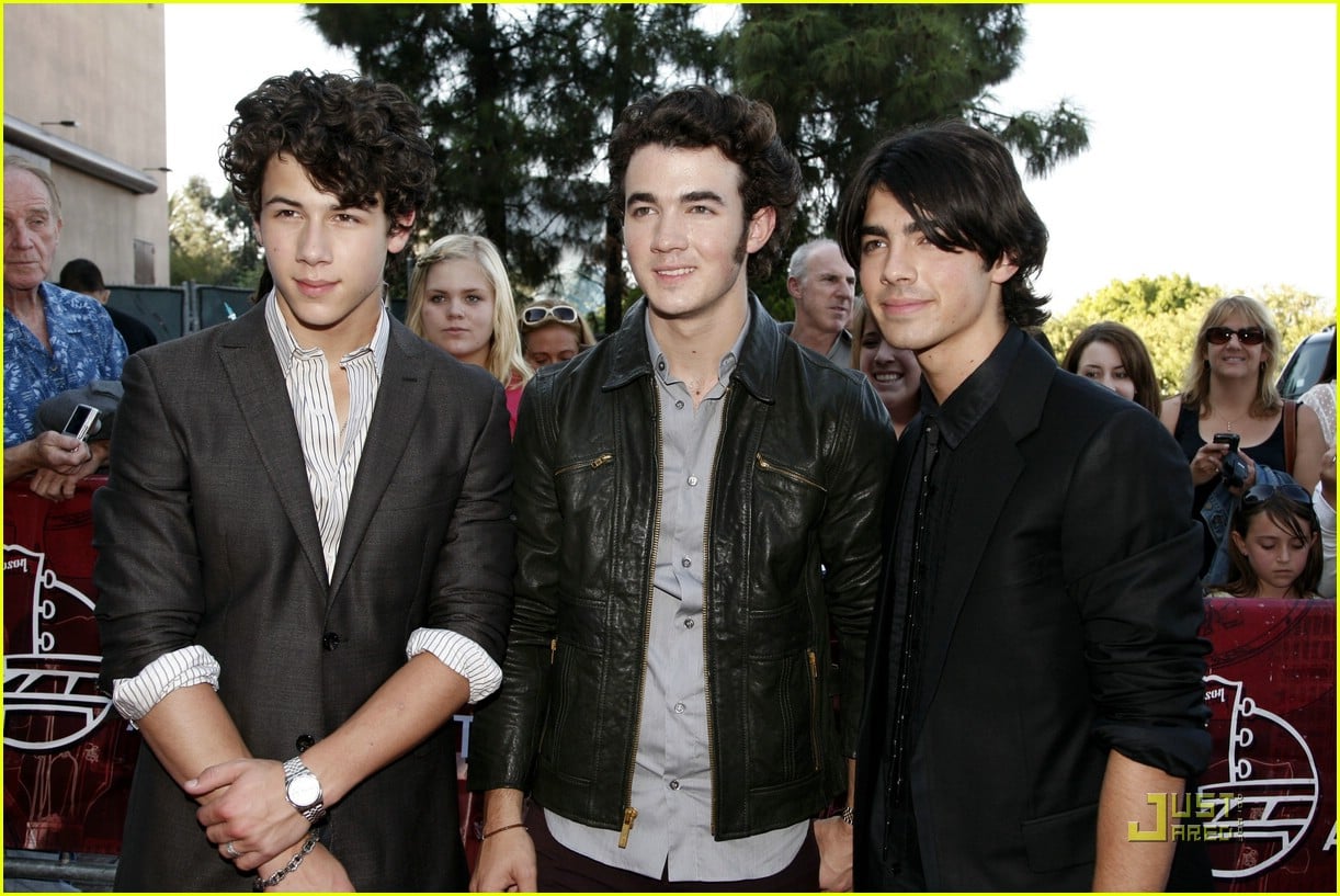 Jonas Brothers We'll Marry Our Biggest "Fan" Photo 1424011 Joe
