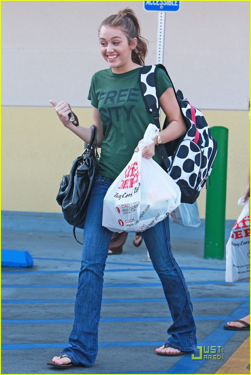Miley Cyrus is a School Supply Shopper Photo 1408631 Miley Cyrus Pictures Just Jared