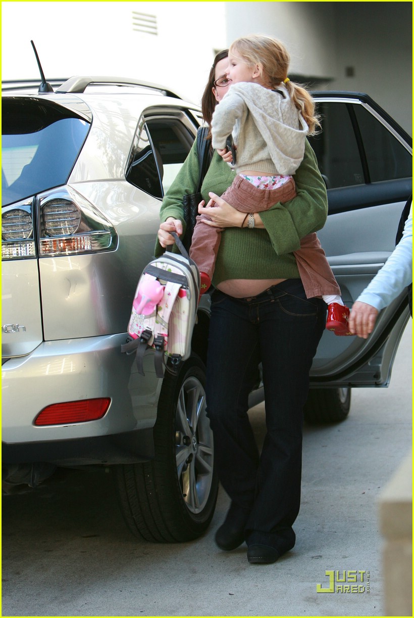 Jennifer Garner�s Growing Baby Bump Photo 1600311 Ben