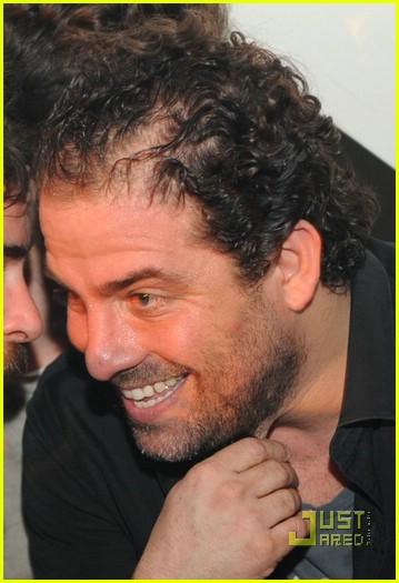Joaquin Phoenix Is A Hairclip Hunk Photo 1622641 Casey Affleck