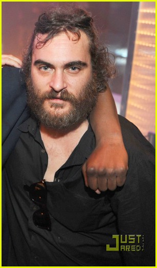 Joaquin Phoenix Is A Hairclip Hunk Photo 1622661 Casey Affleck