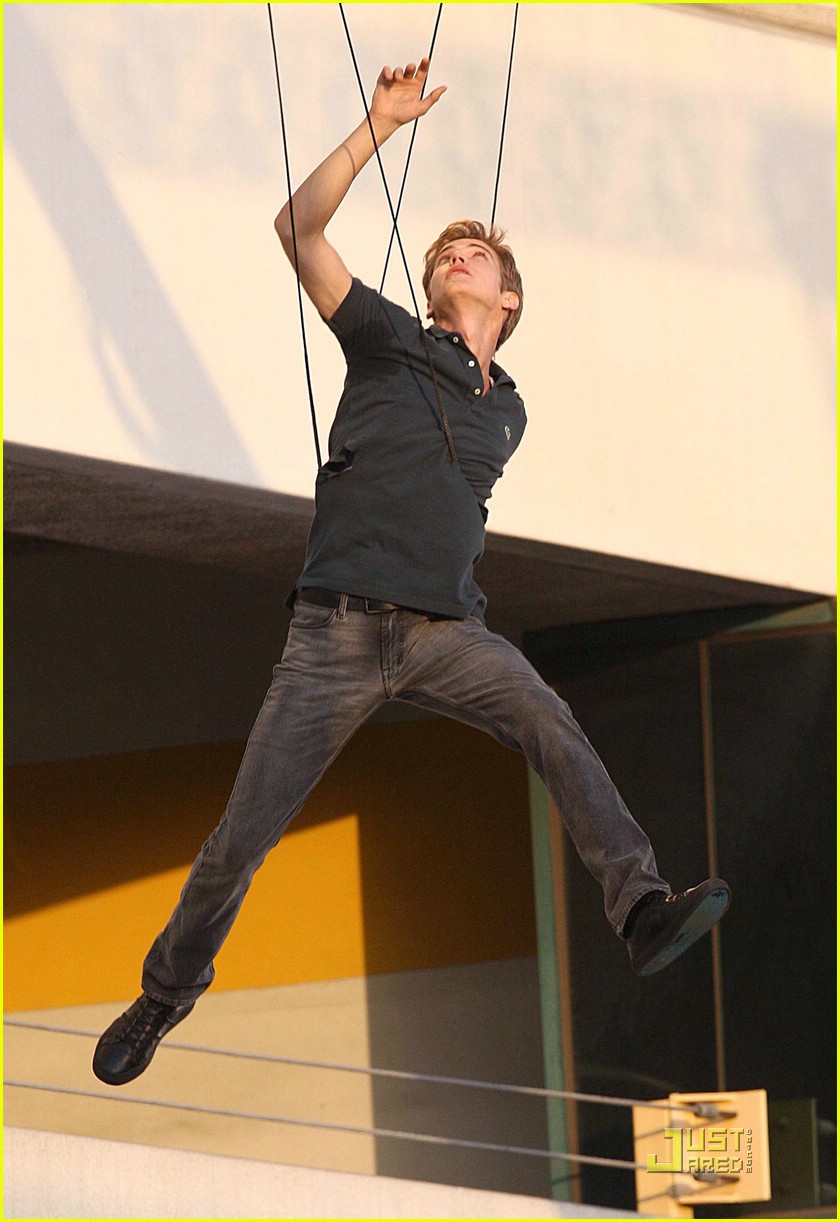 Hayden Christensen Challenges Lacoste Photo 1824511 Hayden