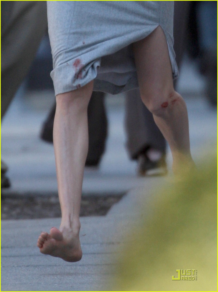 Angelina Jolie Has a Bloody Knee Ouch! Photo 1778341
