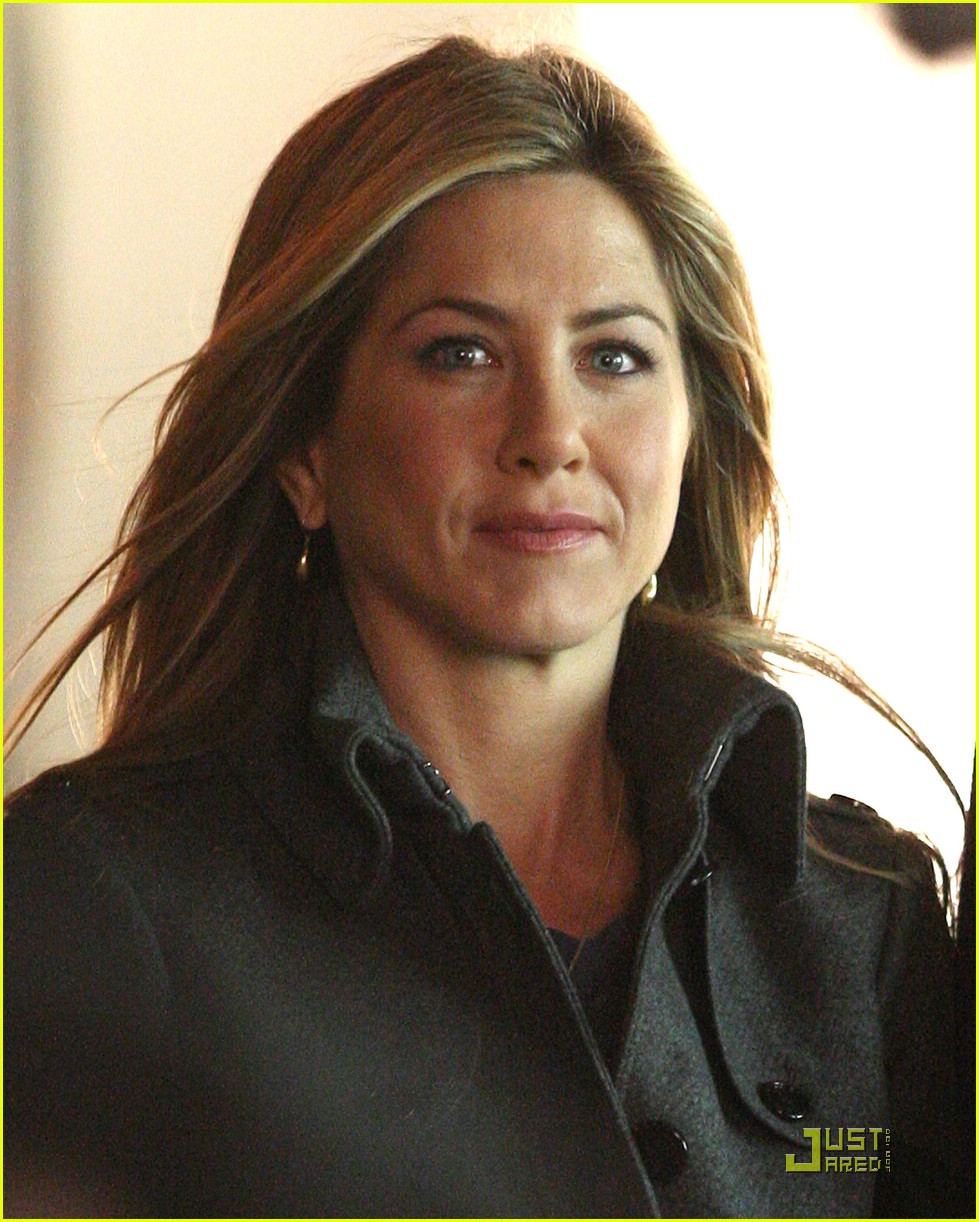 Jennifer Aniston Meets The Makeup Trailer Photo 1845131 Jason