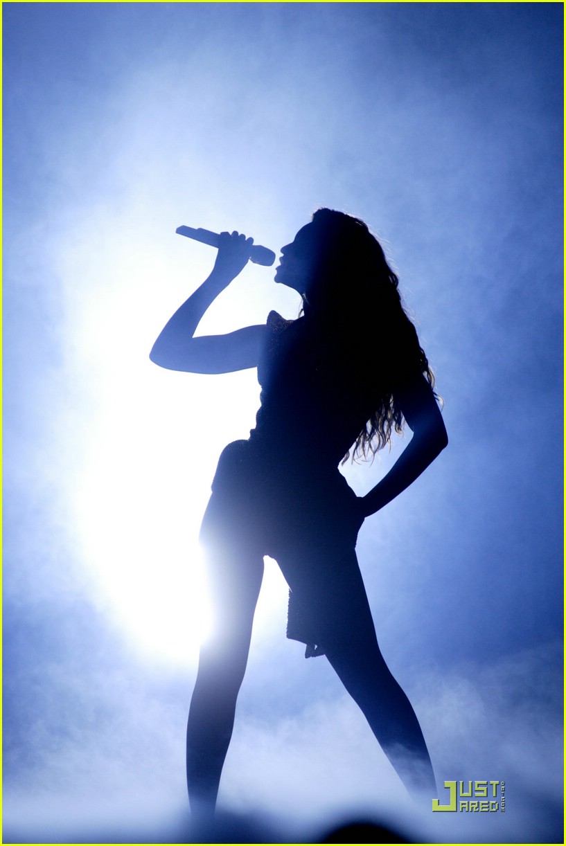 Beyonce Performs In Paris: Photo 1900981 | Beyonce Knowles Pictures