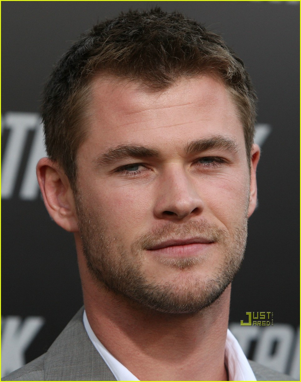 Chris Hemsworth is Thor Thor Thor!: Photo 1925771 | Chris Hemsworth