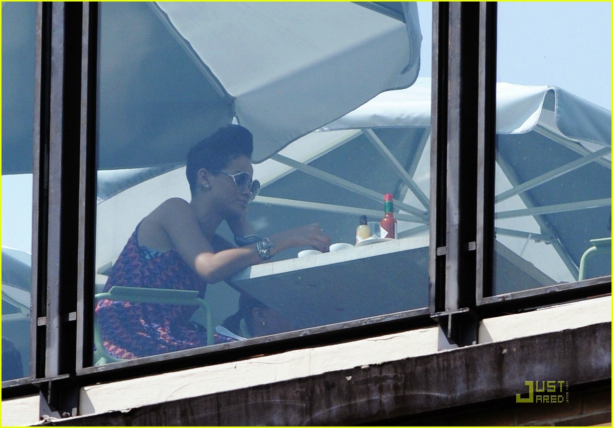 Rihanna is a SoHo House Hottie: Photo 2090172 | Rihanna Pictures | Just