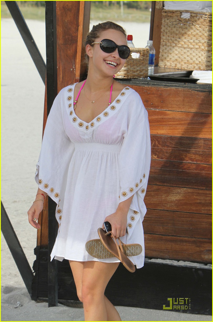 Hayden Panettiere is Beach Blissful: Photo 2405281 Hayden Panettiere Pictures Just Jared