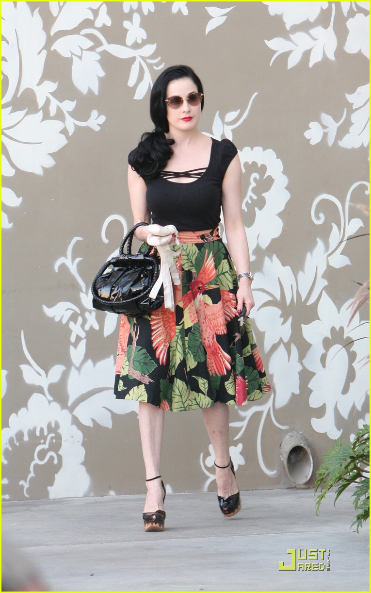 Dita Von Teese is a Pilates Pro Photo 2407374 Dita Von