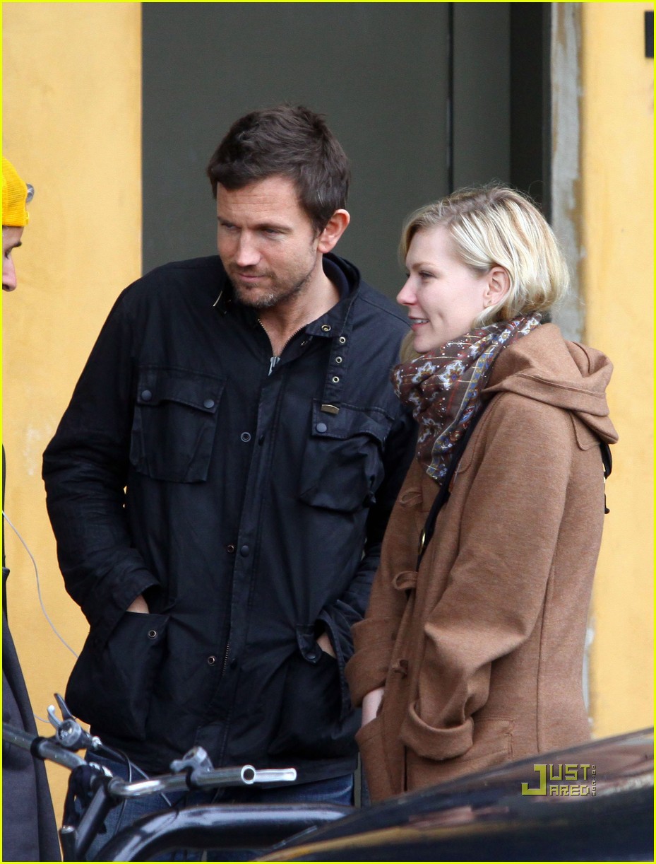 Kirsten Dunst is LAX Lovely: Photo 2425873 | Kirsten Dunst Pictures