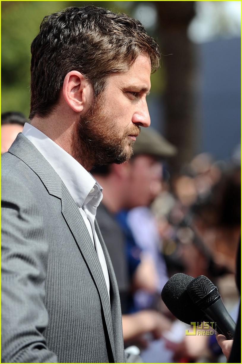 Gerard Butler Premieres How To Train Your Dragon Photo 2436281