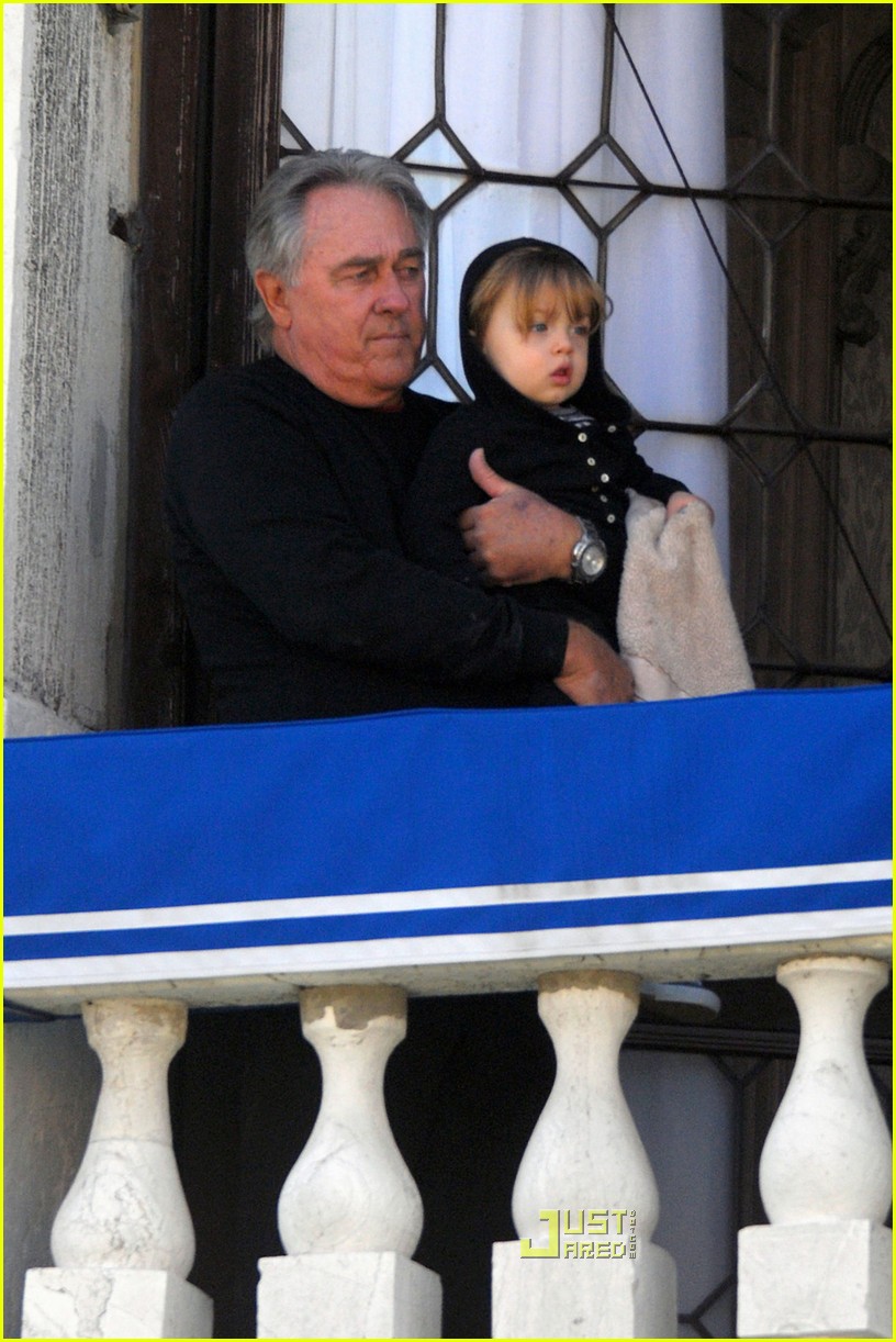 Brad Pitt’s Dad Babysits Knox-Jolie Pitt: Photo 2441822 | Angelina