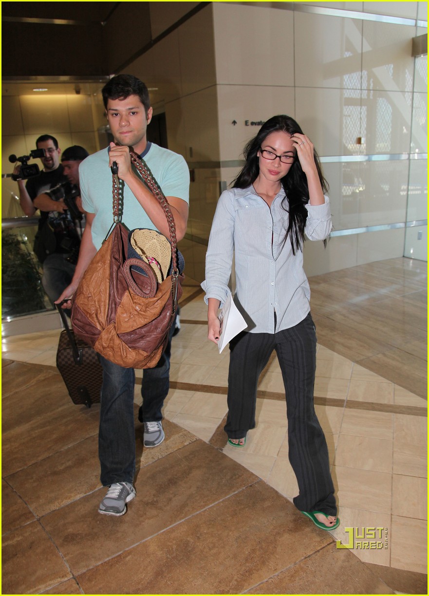 Megan Fox: Hot Pink Bra!: Photo 2454750 | Bikini, Megan Fox Pictures