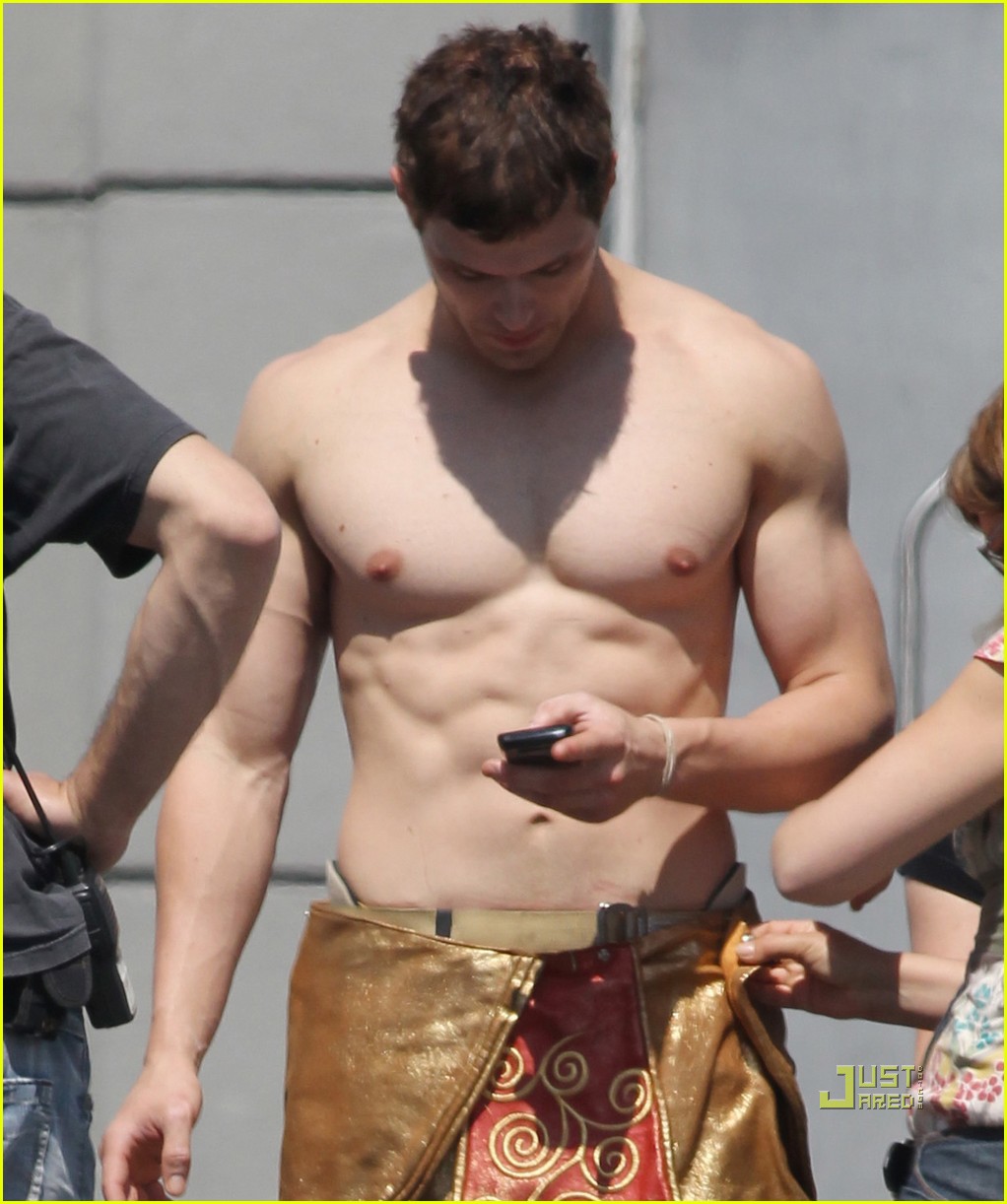 Shirtless Kellan Lutz Dons Loincloth as Poseidon: Photo 2459117 | Kellan Lutz, Shirtless