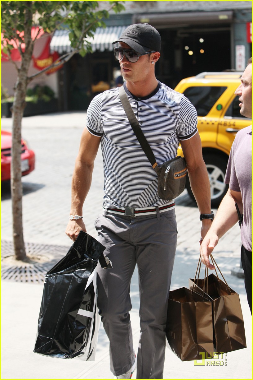 cristiano ronaldo sneaker shopping