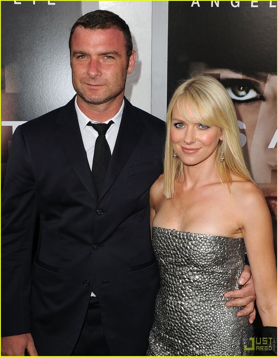 http://cdn01.cdn.justjared.com/wp-content/uploads/2010/07/salt-watts/naomi-watts-liev-schreiber-salt-premiere-01.jpg