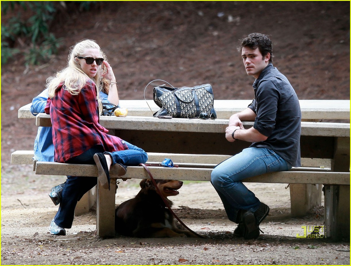 Amanda Seyfried & Micah Alberti Griffith Park Pair Photo 2490151