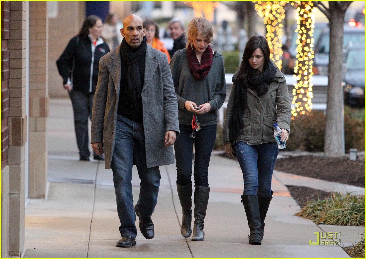 Taylor Swift: Nashville New Year’s!: Photo 2507357 | Taylor Swift