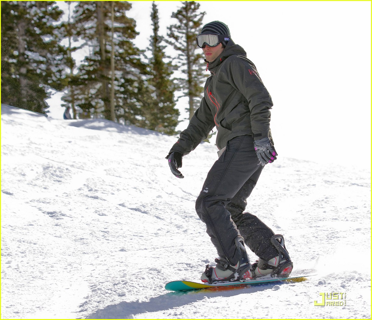 Penn Badgley Snowboarding in Sundance! Photo 2513940 2011 Sundance