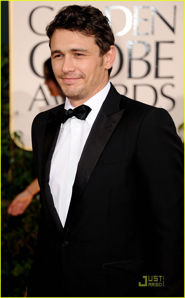 James Franco Golden Globes 2011 Red Carpet Photo 2512064 2011
