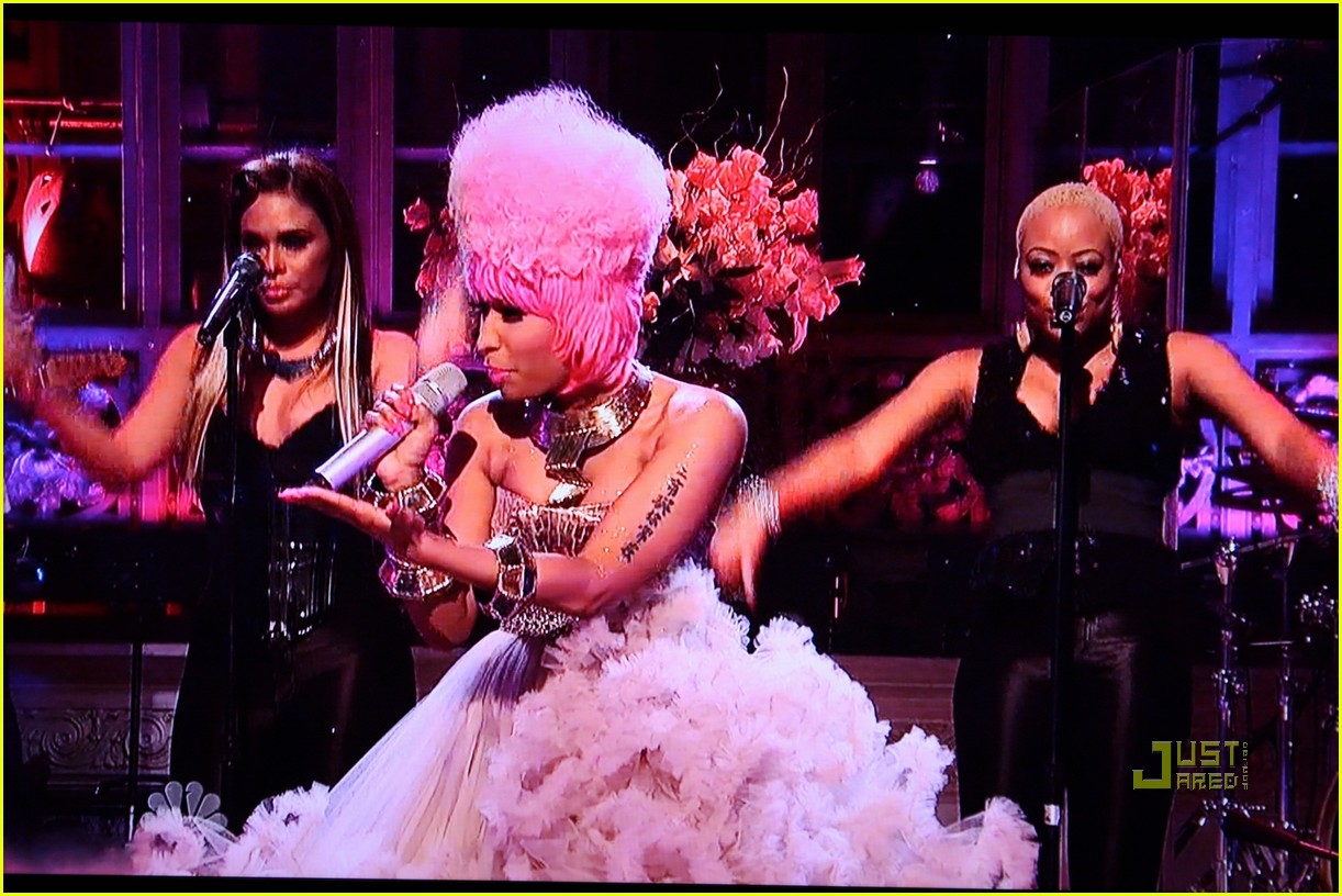 Nicki Minaj: 'Do The Creep' on SNL!: Photo 2515311 | Nicki Minaj, Saturday Night Live ...
