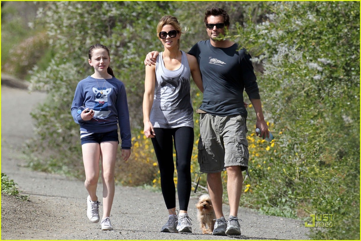Kate Beckinsale: Sunday Stroll with Len & Lily: Photo 2521445 | Celebrity Babies ...1222 x 816