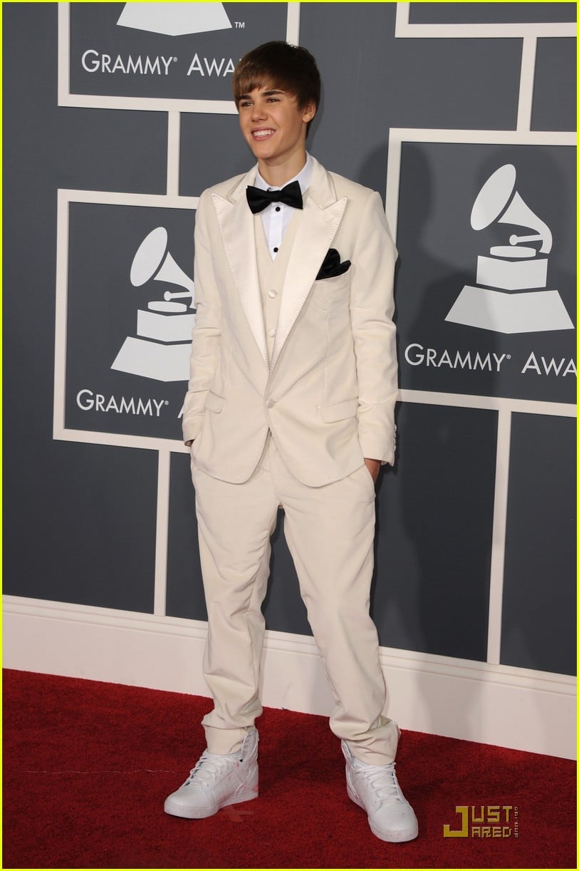 Justin Bieber Grammys 2011 Red Carpet Photo 2519331 2011 Grammy Awards, Justin Bieber
