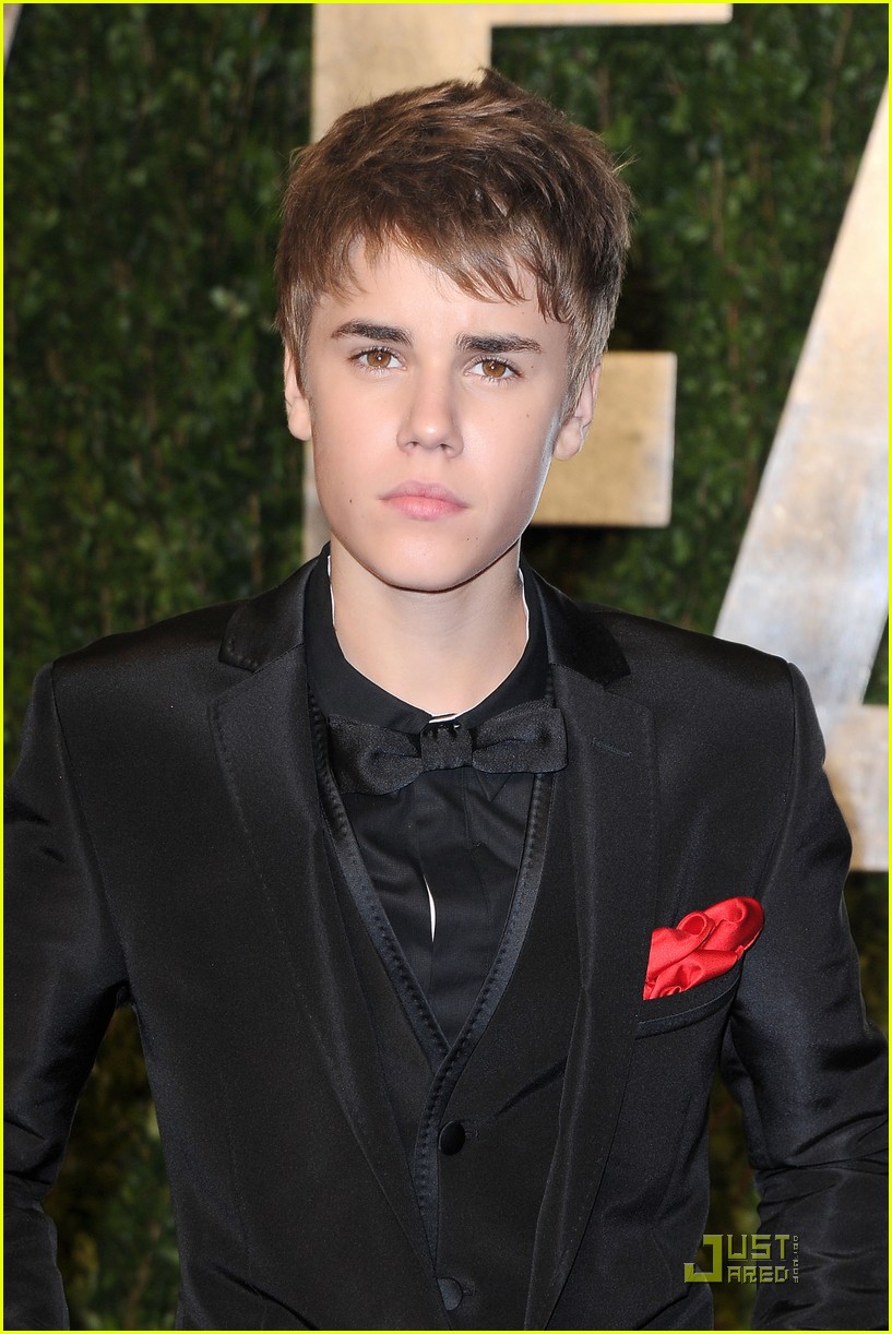 Justin Bieber Selena Gomez Holding Hands At Oscar Party Photo