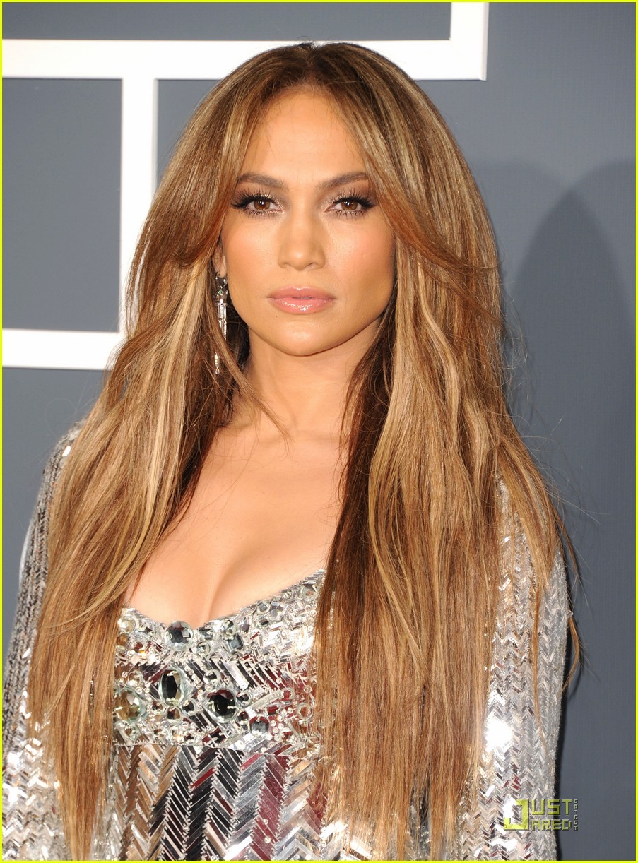 Jennifer Lopez Grammys 2011 Red Carpet Photo 2519372 2011 Grammy