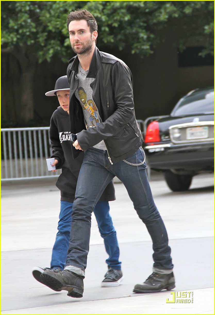 adam levine skinny jeans