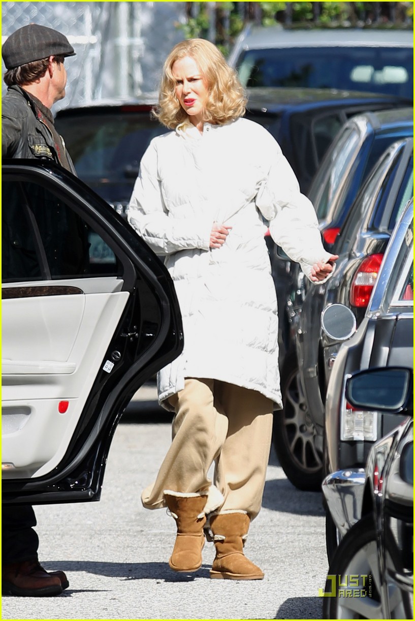 jennifer lopez uggs