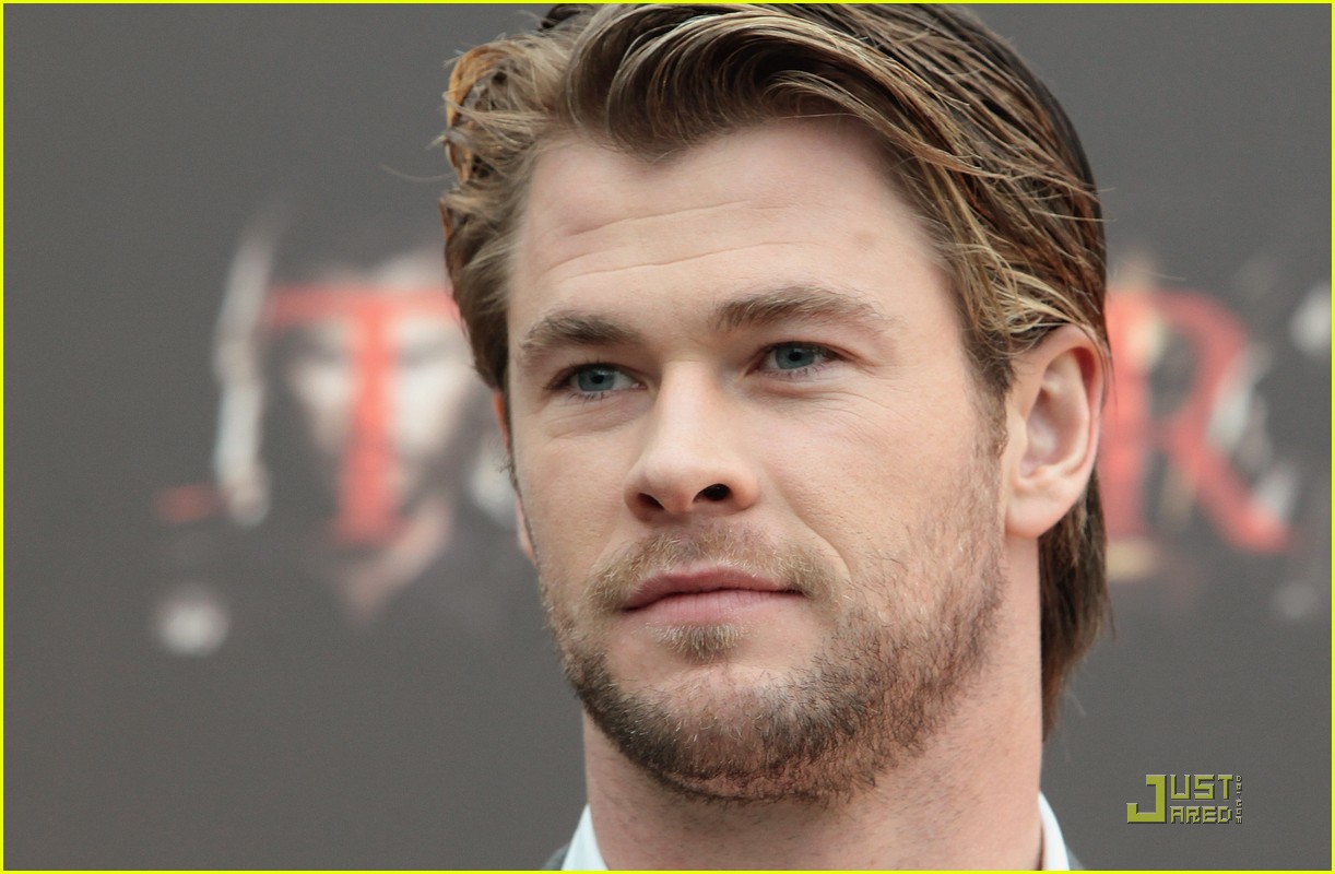 Chris Hemsworth: 'Thor' Photo Call in Rome!: Photo 2535697 | Chris