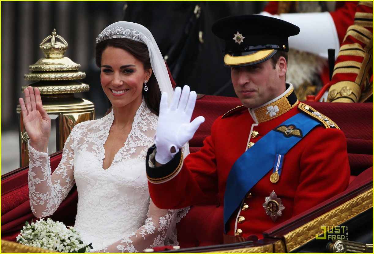 Prince William & Kate Middleton Carriage Procession Photo 2539173